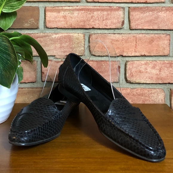 Marc Alpert Black Embossed Leather Loafer in Size 11 - Picture 1 of 11
